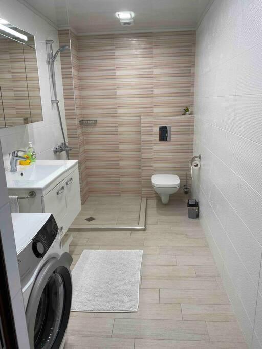 Sunny Spacious Apartment In A Great Location คาซานลัก ภายนอก รูปภาพ