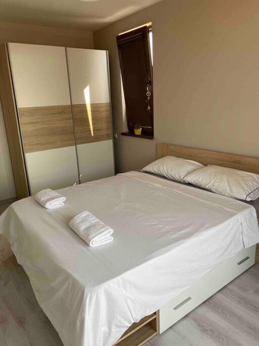 Sunny Spacious Apartment In A Great Location คาซานลัก ภายนอก รูปภาพ